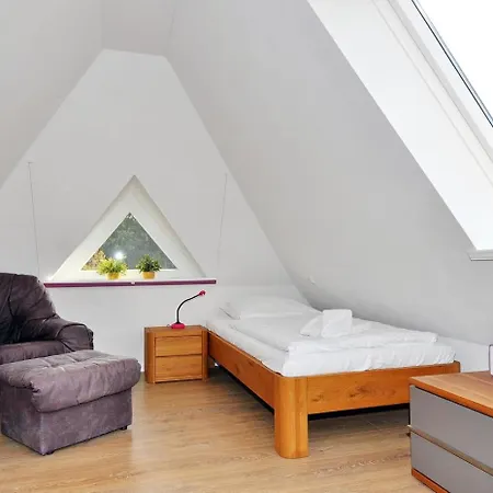 Doppelhaushaelfte Huus Twee Holiday home *