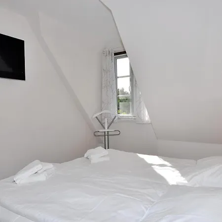 Doppelhaushaelfte Huus Twee Holiday home *