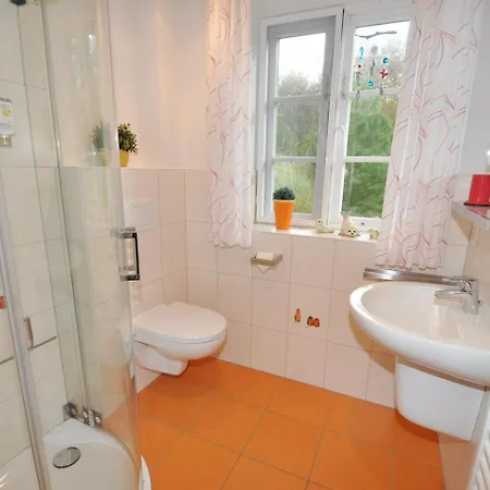 Doppelhaushaelfte Huus Twee Holiday home